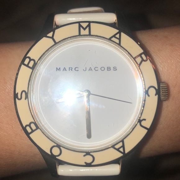 Marc by Marc Jacobs white and gold leather watch - Picture 1 of 8